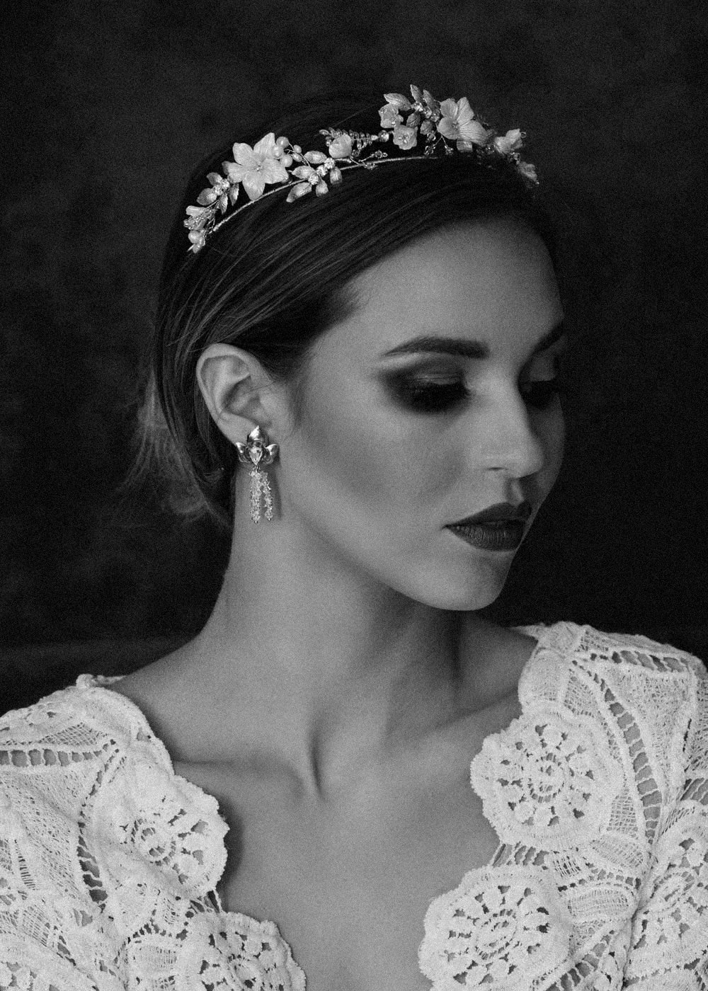 Nelrosa, jewelry and bridal accessories studio, unique hand-made jewelry from the best materials, timeless pearls, unique jewelry, modern jewelry, bridal jewelry, statement jewelry, bridal headpieces, hair decorations, tiaras, wreaths, headbands, combs, clips, hair pins ,bridal,earrings,necklaces,bracelets,with crystals,Swarovski,Preciosa,silk flowers,freshwater pearls,gold vermeil,silver,floral hair accessories, floral earrings